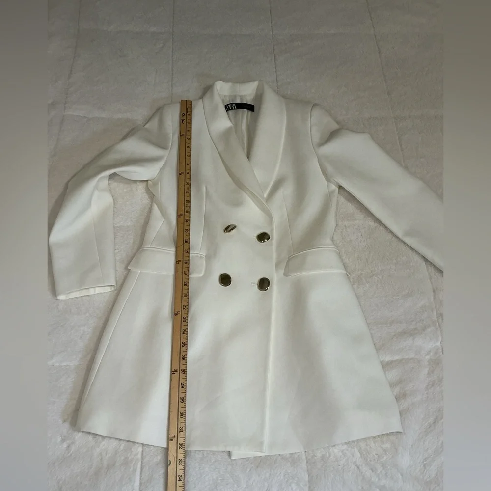 Zara Elegant White Double-Breasted Women's Coat - Picture 4 of 8